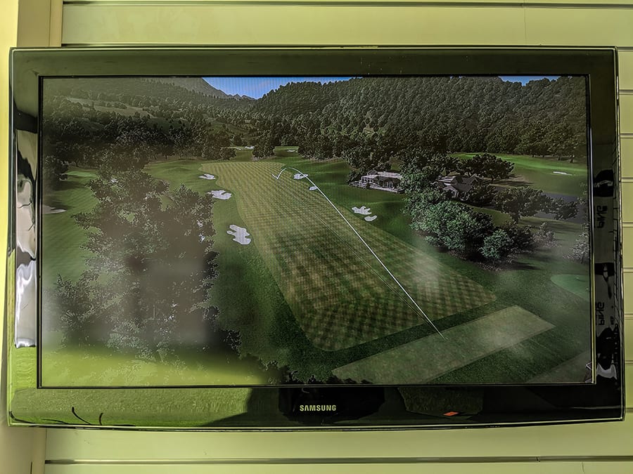 Golf ball tracker on a screen 