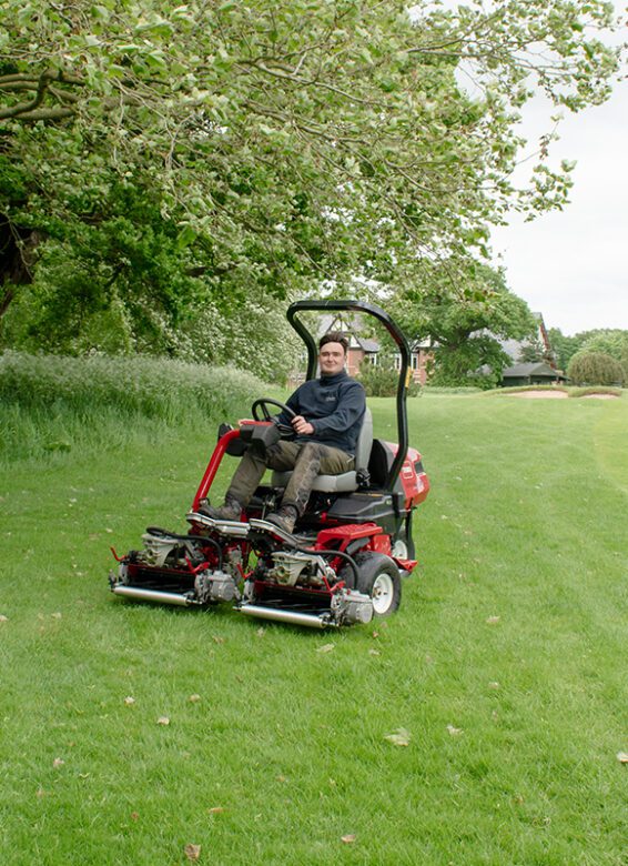 Investing In Electric Greenkeeping Machinery