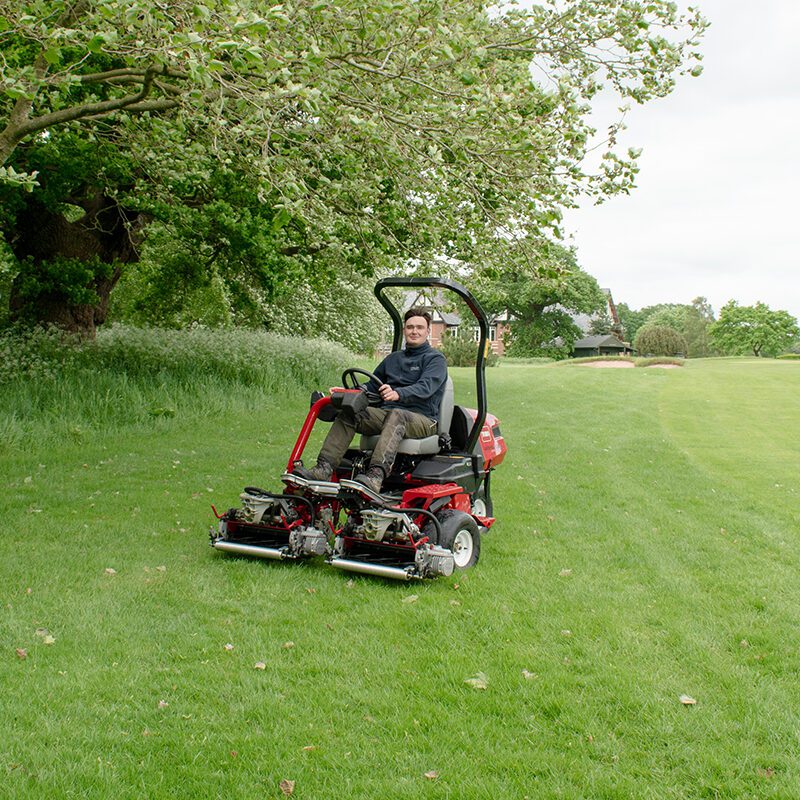 Investing In Electric Greenkeeping Machinery